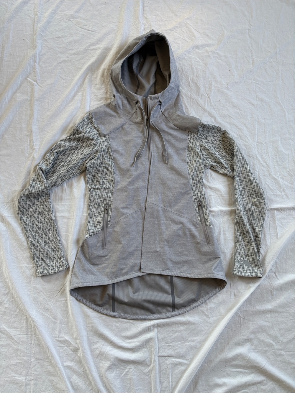 North Face Dyvinity Jacket Gray with Geometric sleeves Womens Medium